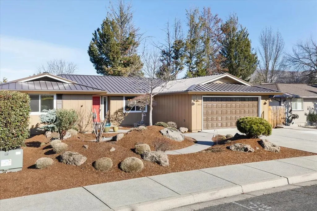 3023 Crystal Mountain Avenue Medford OR 97504
