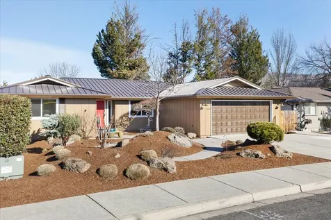 3023 Crystal Mountain Avenue Medford OR 97504