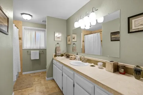 3023 Crystal Mountain Avenue Medford OR 97504