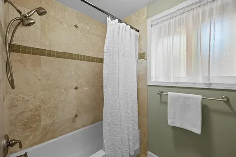 3023 Crystal Mountain Avenue Medford OR 97504