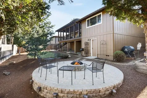 3023 Crystal Mountain Avenue Medford OR 97504