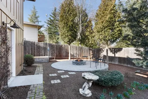 3023 Crystal Mountain Avenue Medford OR 97504