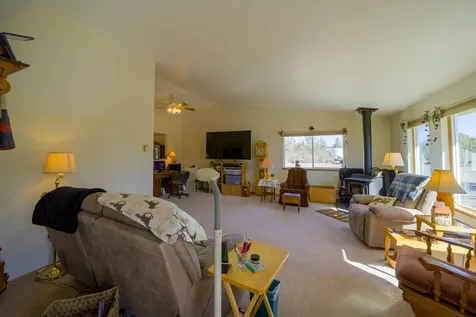 5975 NE 41st Street Redmond OR 97756