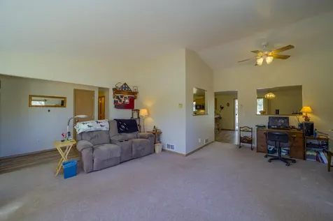 5975 NE 41st Street Redmond OR 97756
