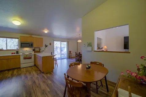 5975 NE 41st Street Redmond OR 97756