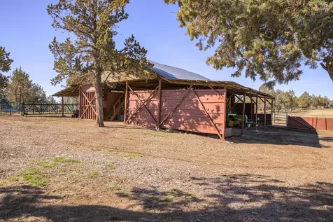5975 NE 41st Street Redmond OR 97756