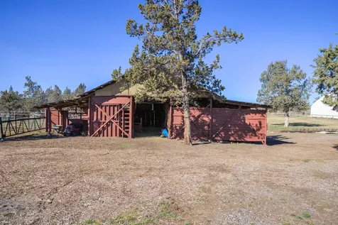 5975 NE 41st Street Redmond OR 97756