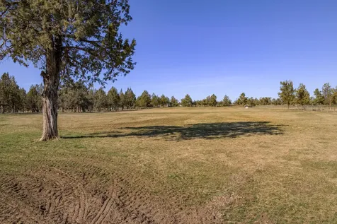 5975 NE 41st Street Redmond OR 97756