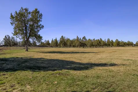 5975 NE 41st Street Redmond OR 97756