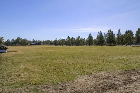 5975 NE 41st Street Redmond OR 97756
