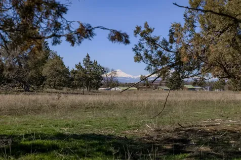 5975 NE 41st Street Redmond OR 97756