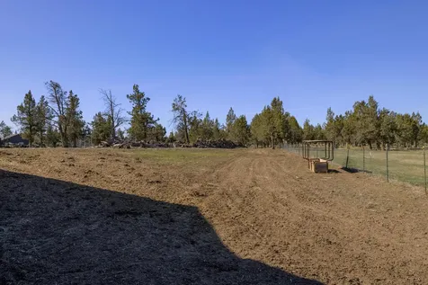 5975 NE 41st Street Redmond OR 97756