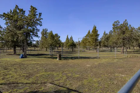 5975 NE 41st Street Redmond OR 97756