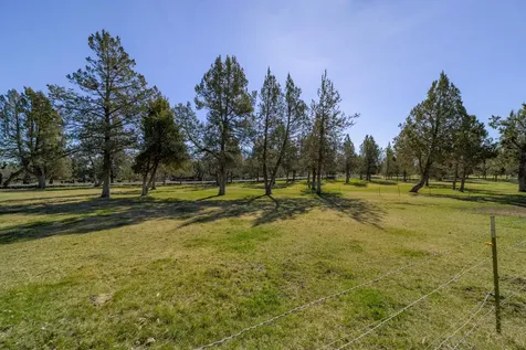 5975 NE 41st Street Redmond OR 97756