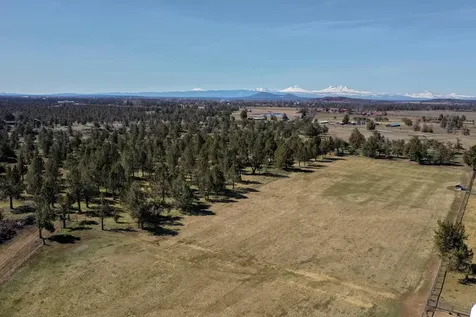 5975 NE 41st Street Redmond OR 97756