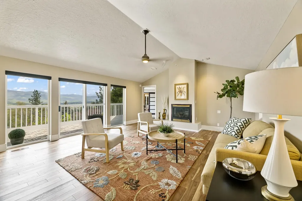 450 Wiley Street Ashland OR 97520