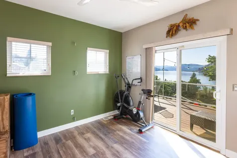 101 Elizabeth Court Mosier OR 97040