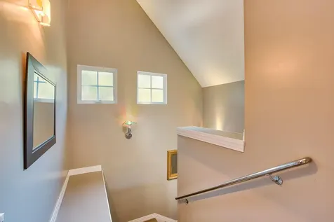101 Elizabeth Court Mosier OR 97040