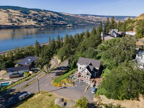101 Elizabeth Court Mosier OR 97040