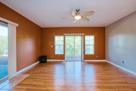101 Elizabeth Court Mosier OR 97040