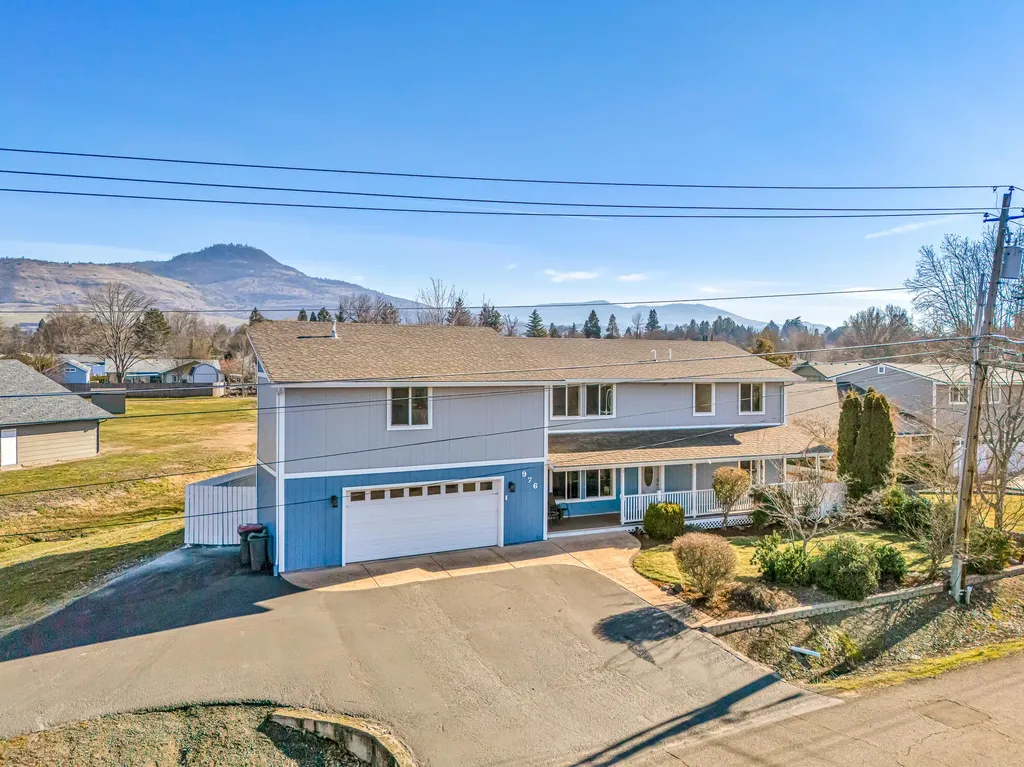 976 Springbrook Court Medford OR 97504