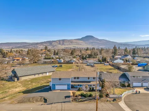 976 Springbrook Court Medford OR 97504