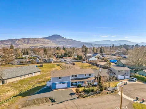 976 Springbrook Court Medford OR 97504
