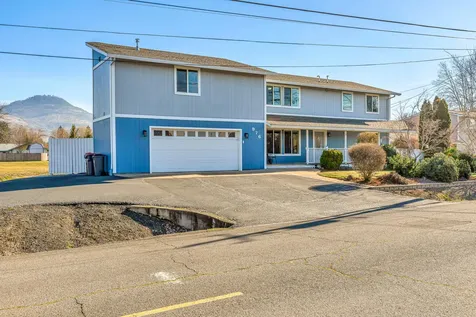 976 Springbrook Court Medford OR 97504