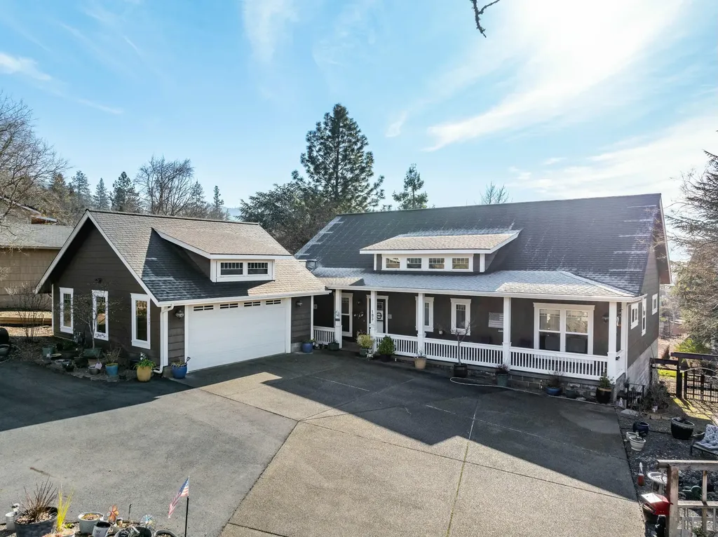 183 NE Ausland Drive Grants Pass OR 97526