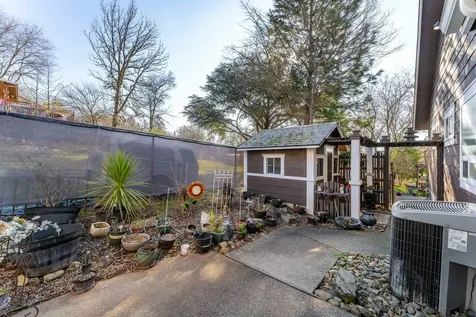 183 NE Ausland Drive Grants Pass OR 97526