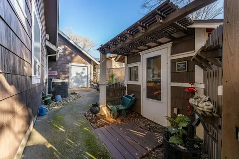 183 NE Ausland Drive Grants Pass OR 97526
