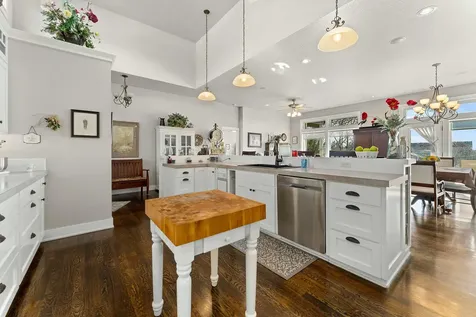 183 NE Ausland Drive Grants Pass OR 97526