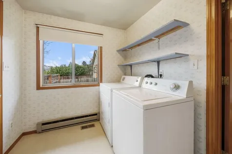 169 Ohio Street Ashland OR 97520