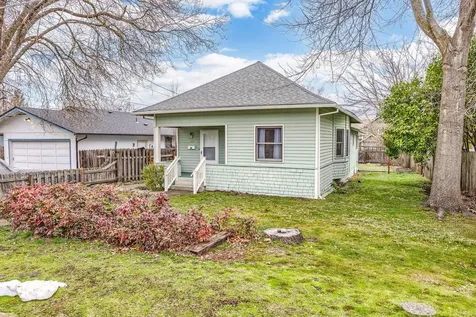 169 Ohio Street Ashland OR 97520