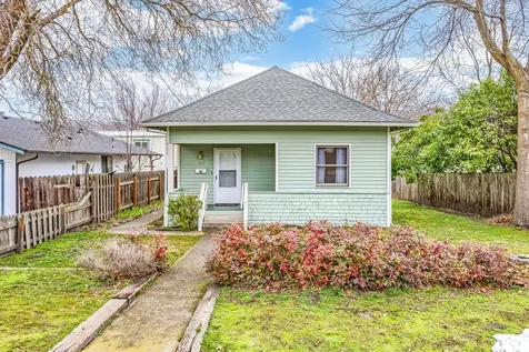 169 Ohio Street Ashland OR 97520