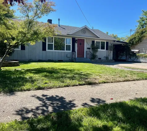 929 Mount Pitt Avenue Medford OR 97501
