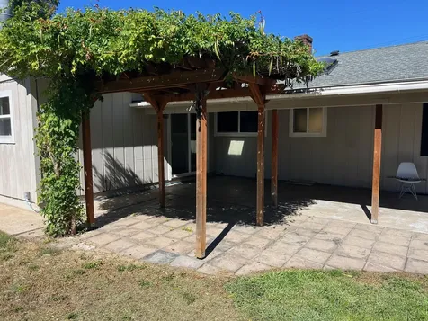 929 Mount Pitt Avenue Medford OR 97501
