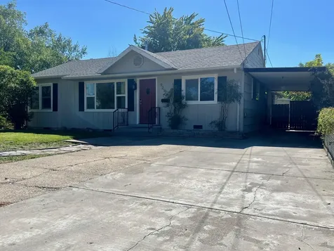 929 Mount Pitt Avenue Medford OR 97501