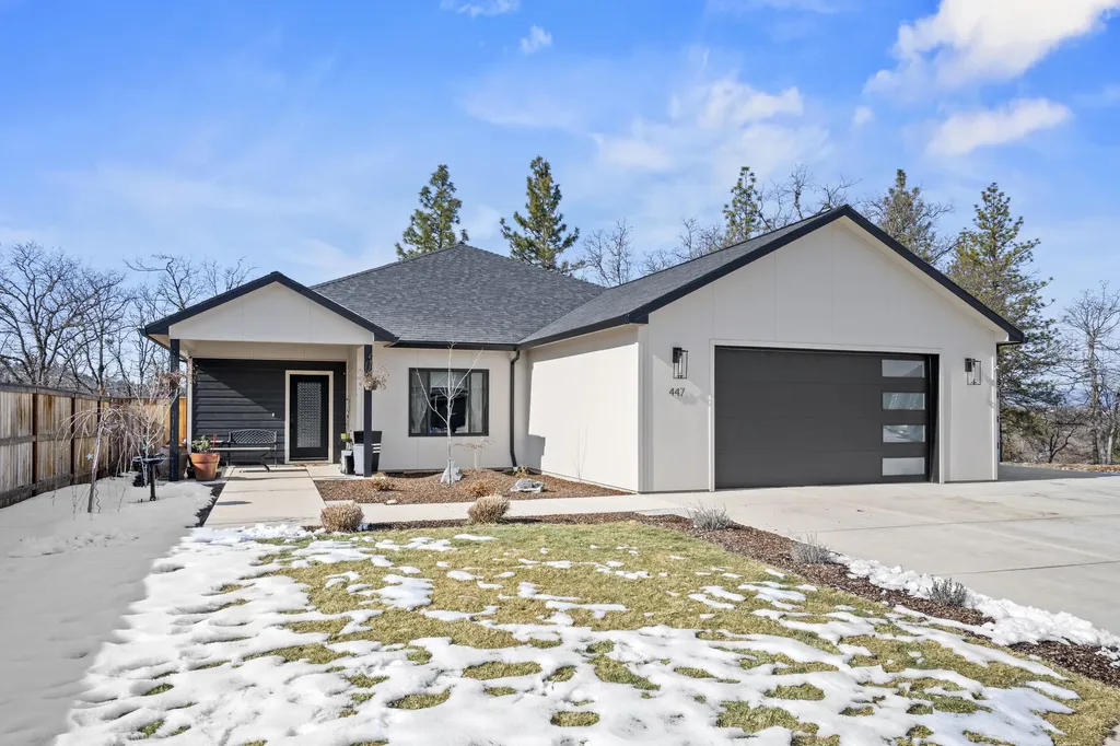 447 Arrowhead Trail Eagle Point OR 97524