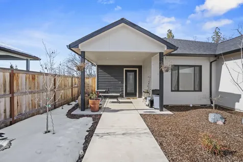 447 Arrowhead Trail Eagle Point OR 97524