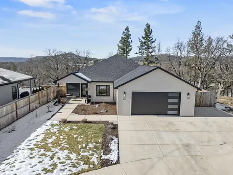 447 Arrowhead Trail Eagle Point OR 97524