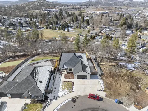 447 Arrowhead Trail Eagle Point OR 97524