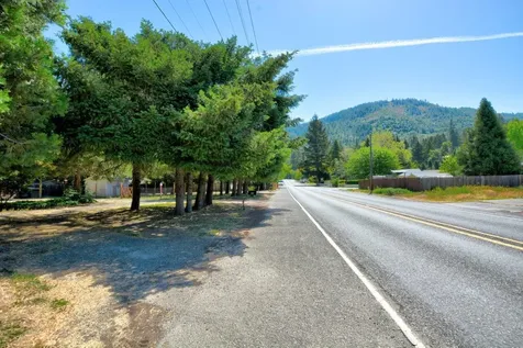 1820 Fruitdale Drive Grants Pass OR 97527