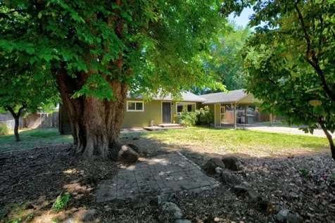 1820 Fruitdale Drive Grants Pass OR 97527