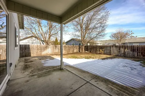 242 N 7th Street Central Point OR 97502