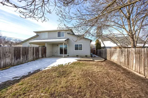 242 N 7th Street Central Point OR 97502