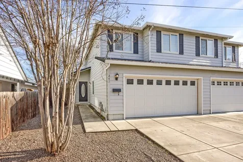 242 N 7th Street Central Point OR 97502