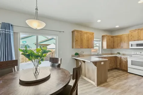 16462 Betty Drive La Pine OR 97739