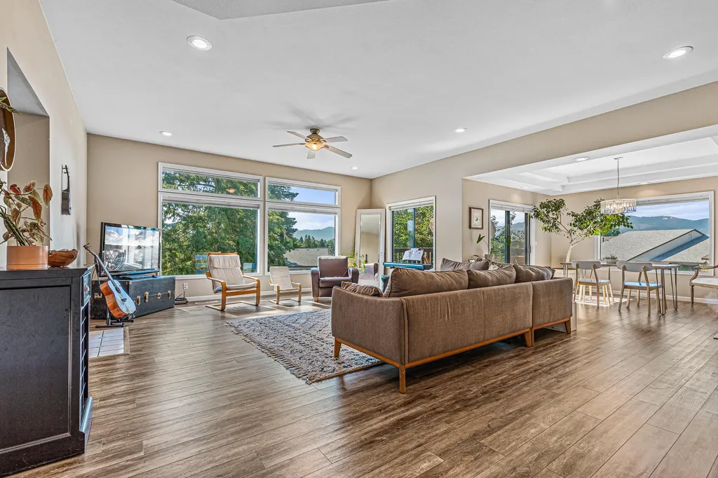 260 Mount Echo Drive Medford OR 97504