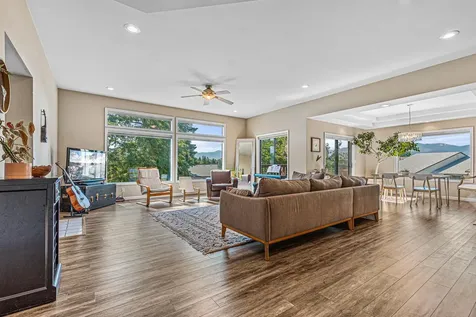 260 Mount Echo Drive Medford OR 97504